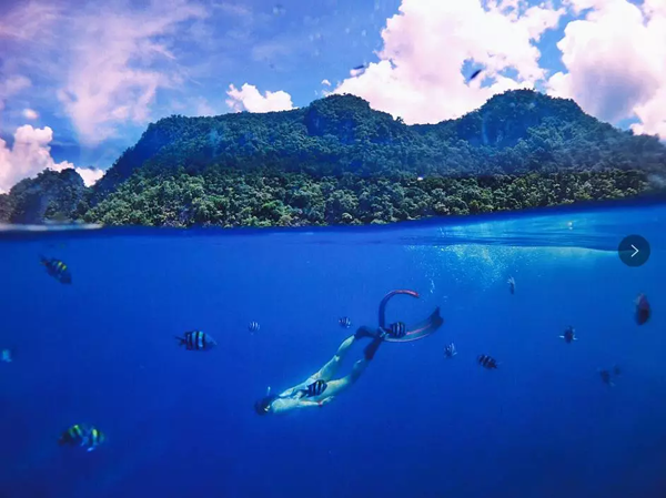 潛水拍照新姿勢，放下你的剪刀手，我們來這樣拍